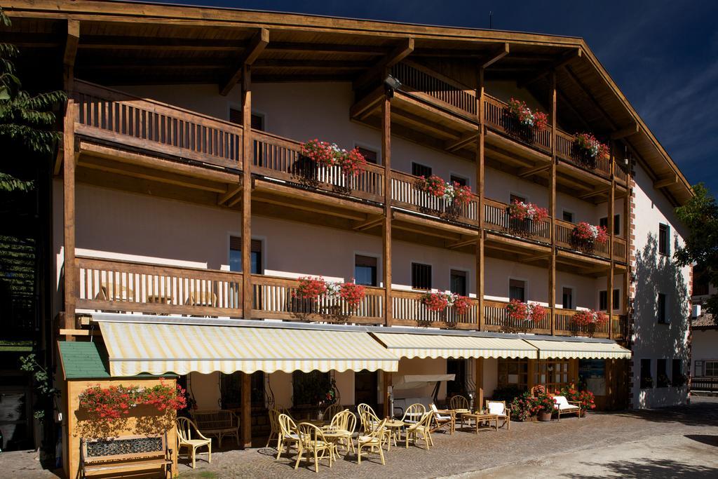 Albergo Bellaria カラーノ エクステリア 写真